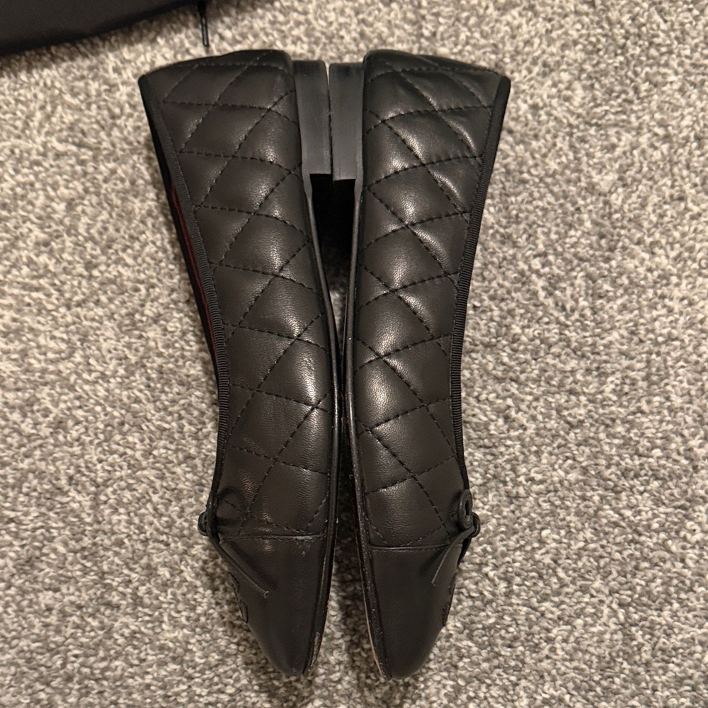 CHANEL Black Quilted Flats - Picture 4 of 7